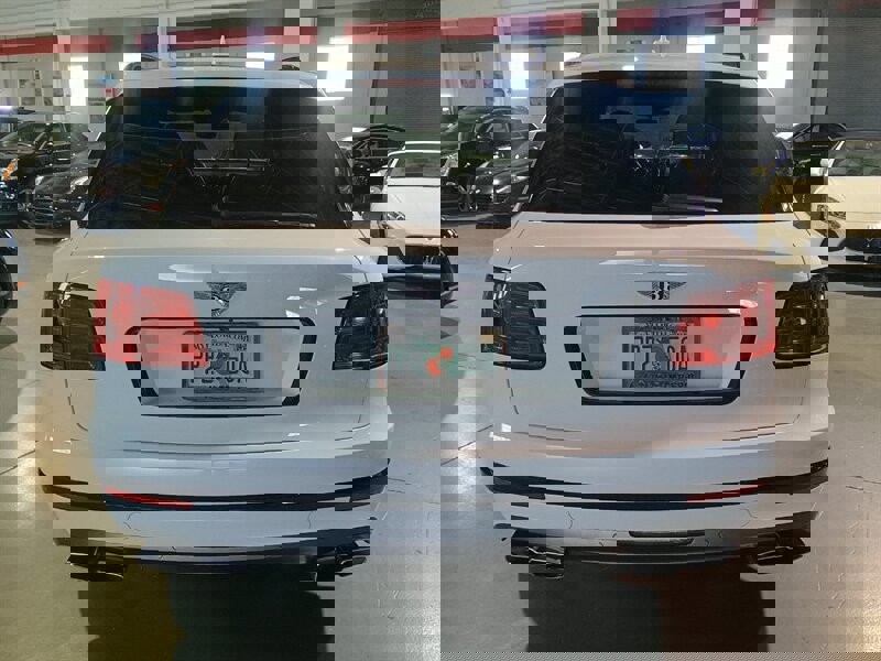Used 2019 Bentley Bentayga image 4