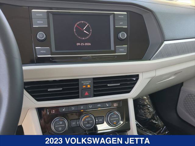 Used 2023 Volkswagen Jetta SE FWD image 15