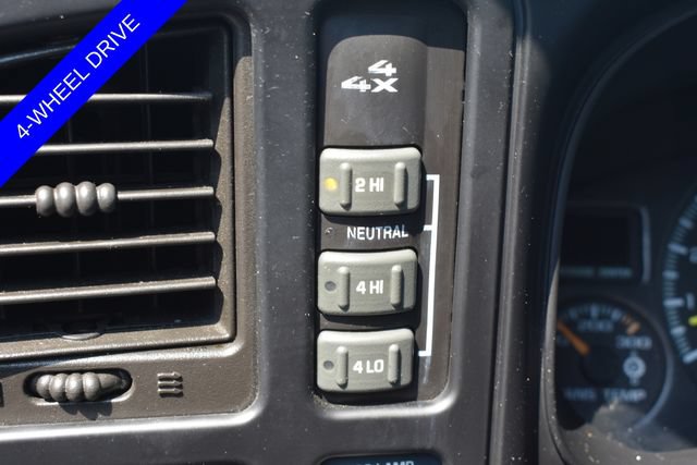Used 2001 GMC Sierra 2500 4x4 Extended Cab HD w/ Convenience Plus Group image 4