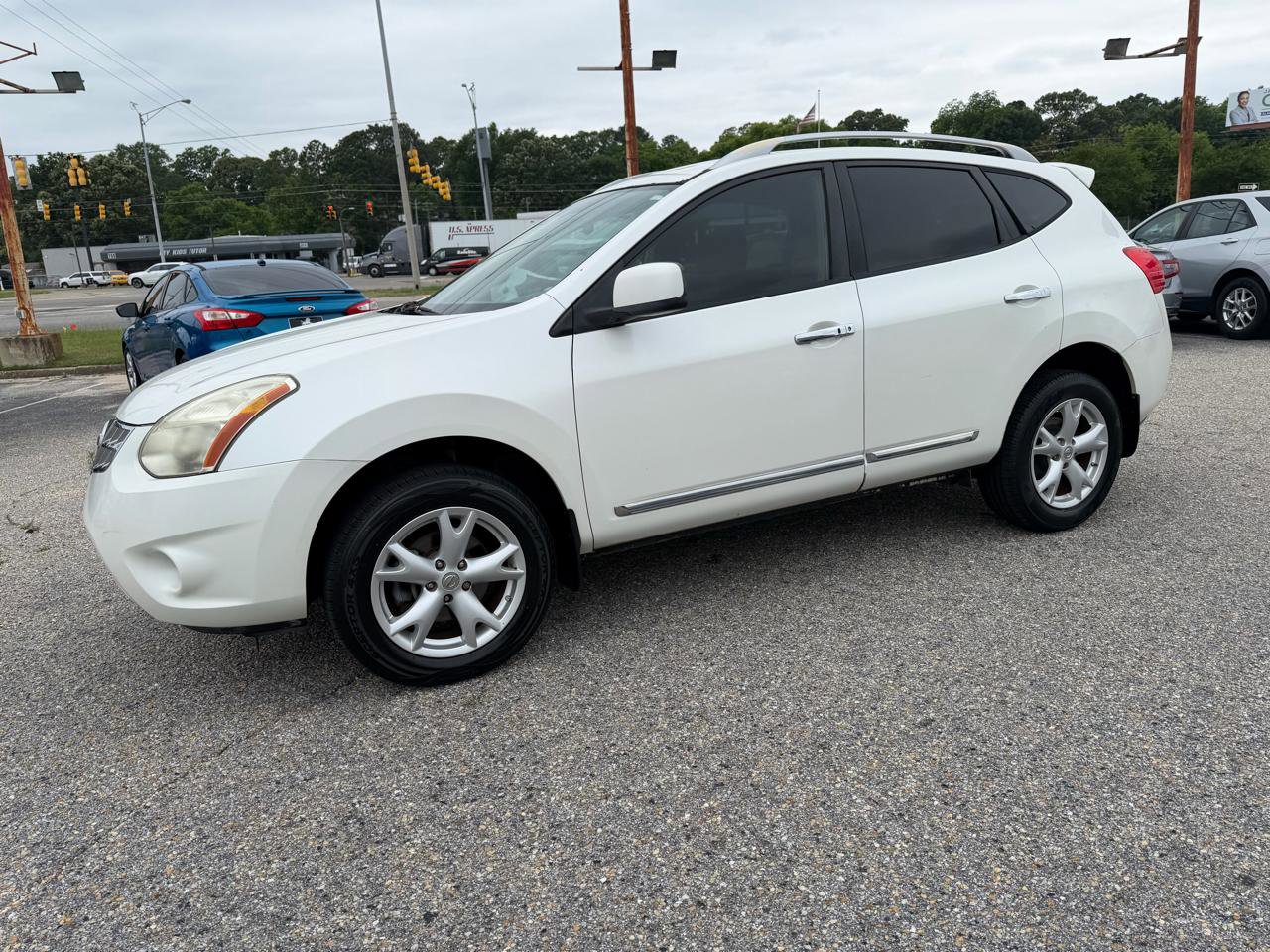 Used 2011 Nissan Rogue SV FWD image 15