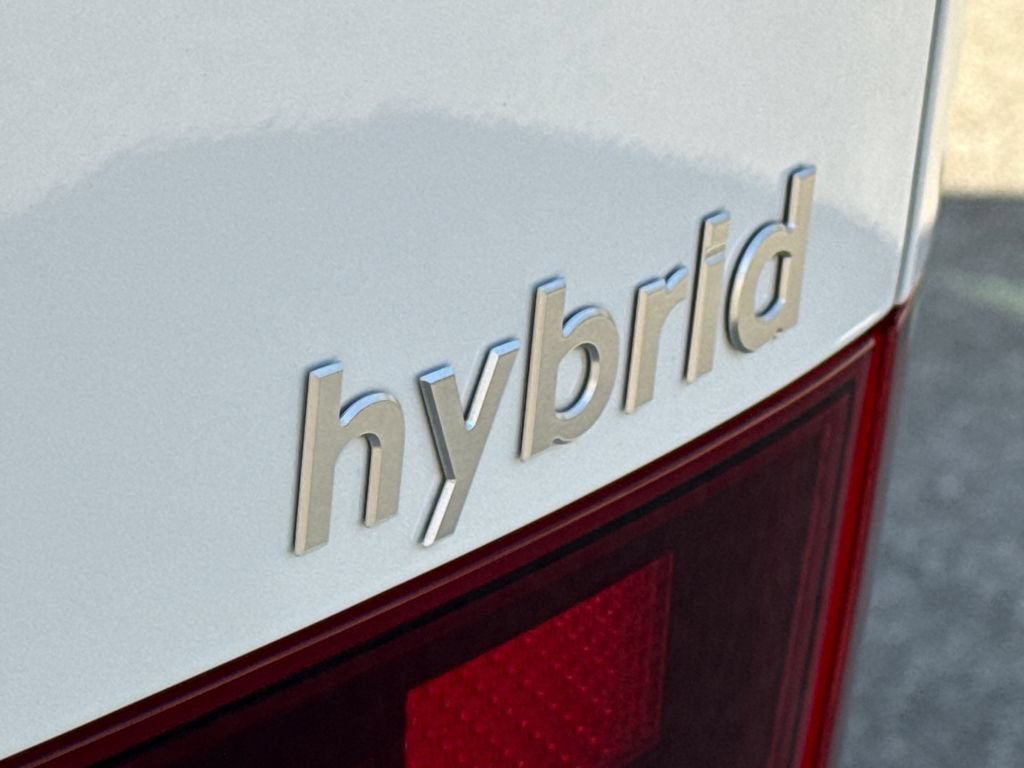Used 2025 Hyundai Santa Fe SEL FWD image 11