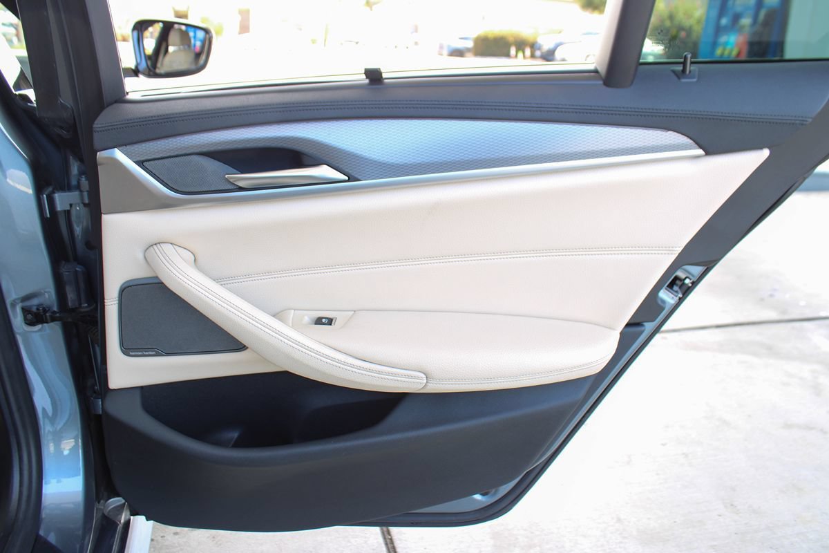 Used 2020 BMW M550i xDrive w/ Executive Package AWD/4WD image 47