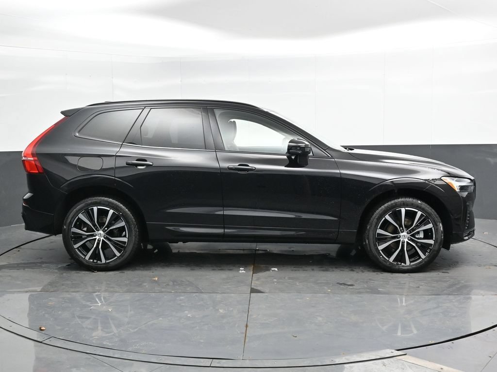 Used 2025 Volvo XC60 B5 Plus w/ Protection Package Premier AWD/4WD image 5