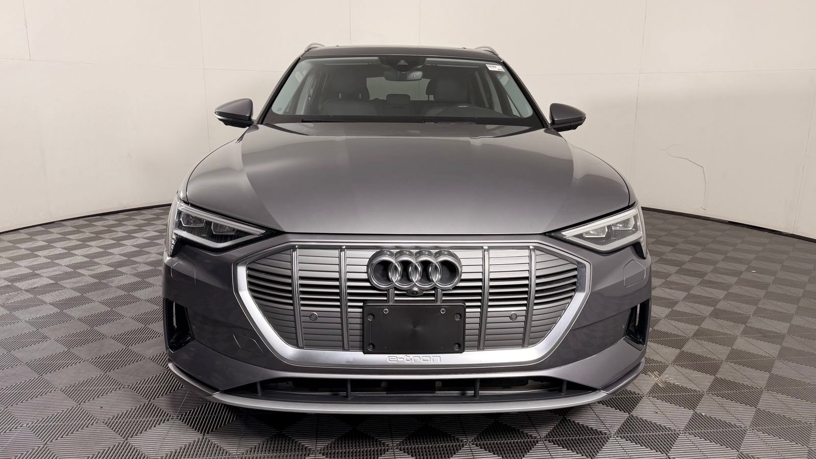 Used 2019 Audi e-tron Premium Plus AWD/4WD image 2