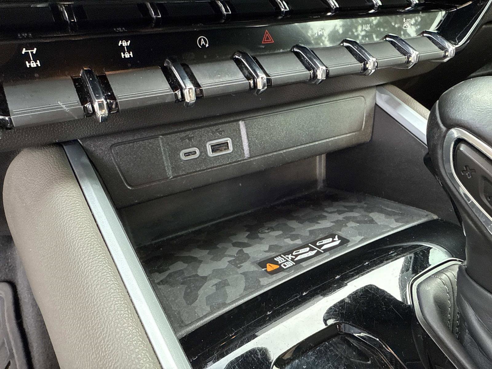 Used 2024 Chevrolet Colorado ZR2 w/ ZR2 Convenience Package III image 28