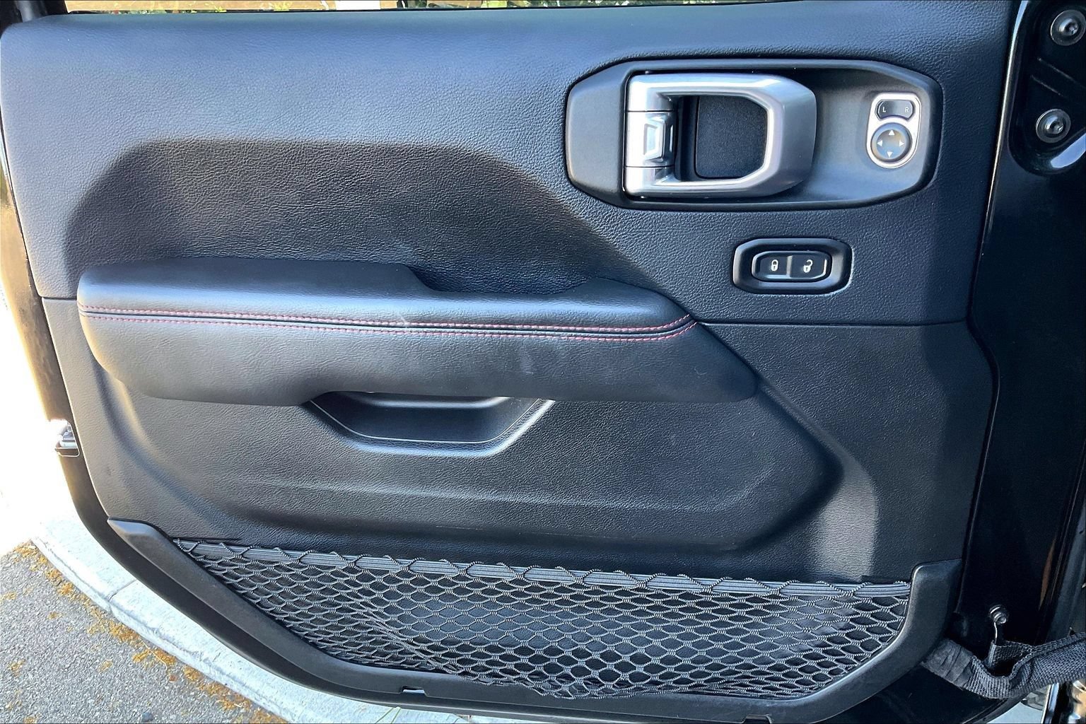 Used 2019 Jeep Wrangler Unlimited Rubicon AWD/4WD image 15