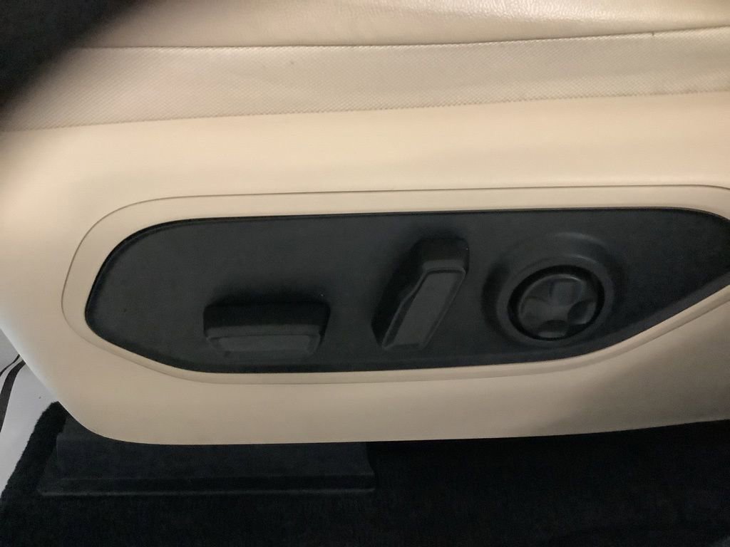 Used 2022 Jeep Grand Cherokee Limited AWD/4WD image 26