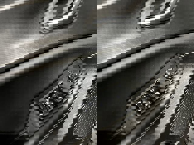 Used 2024 Jeep Grand Cherokee Laredo image 22