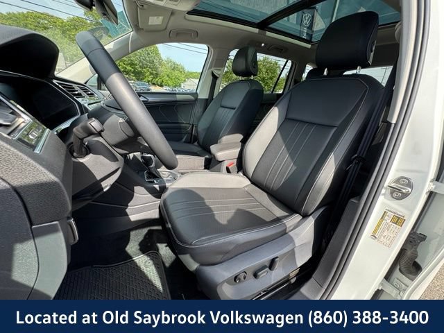 Certified 2023 Volkswagen Tiguan SE w/ Panoramic Sunroof Package AWD/4WD image 31