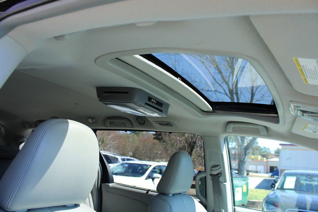 Used 2012 Toyota Sienna XLE image 14