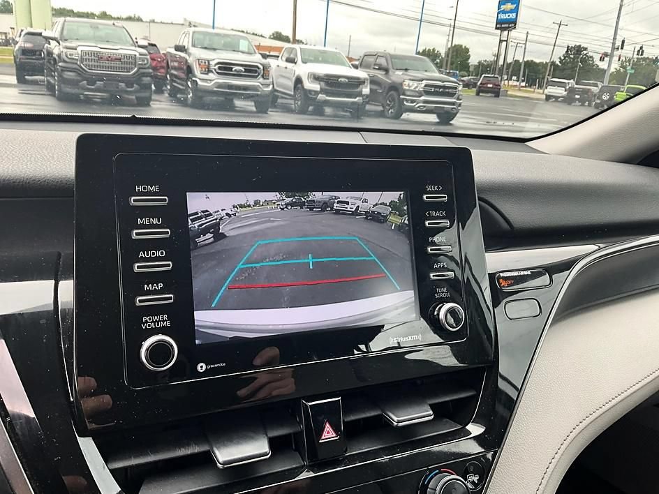 Used 2022 Toyota Camry SE FWD image 21