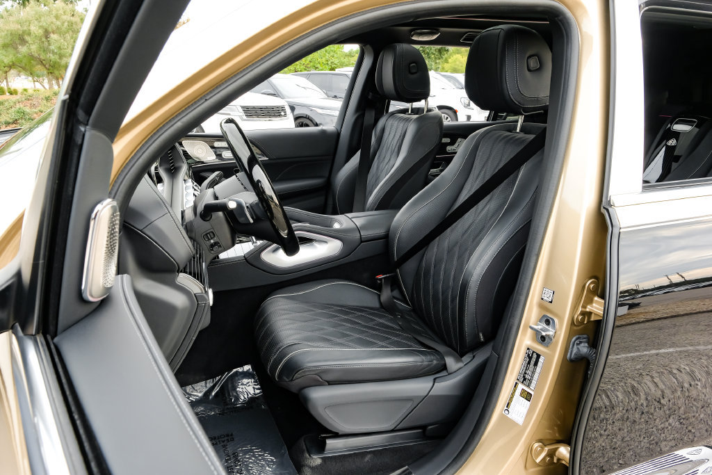 Used 2024 Mercedes-Benz Maybach GLS 600 4MATIC image 39
