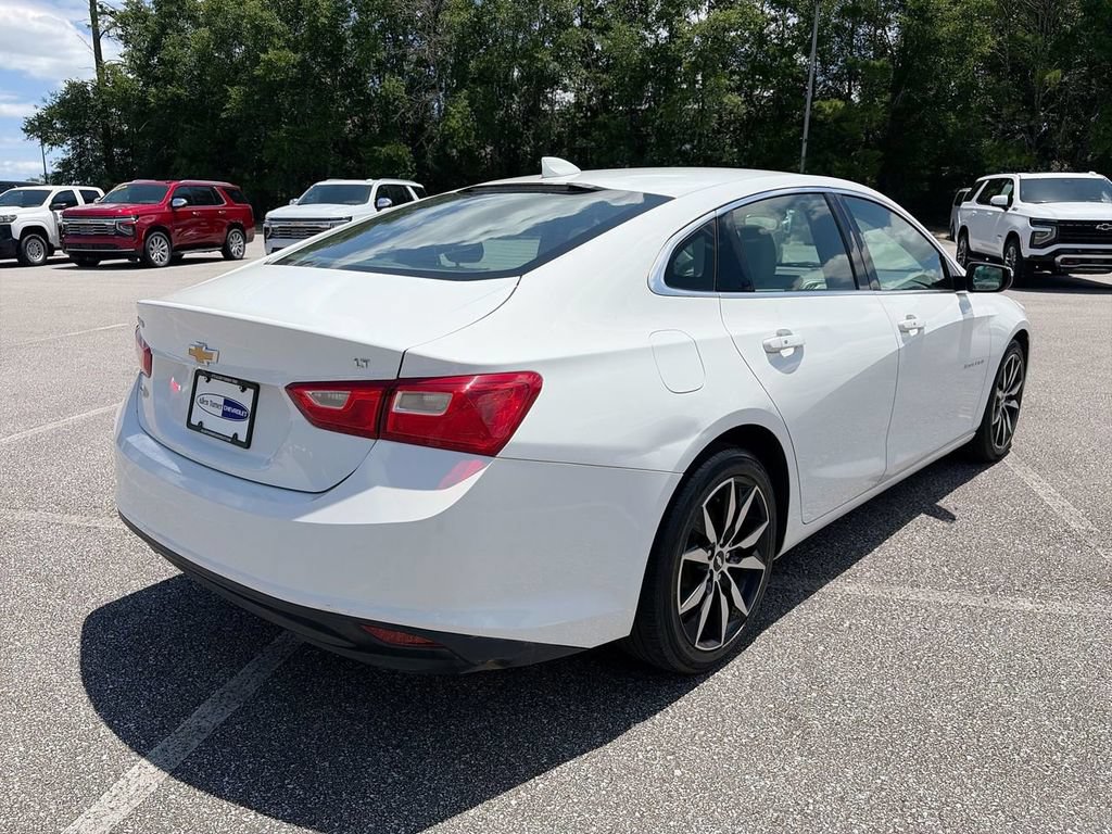 Used 2017 Chevrolet Malibu LT FWD image 4