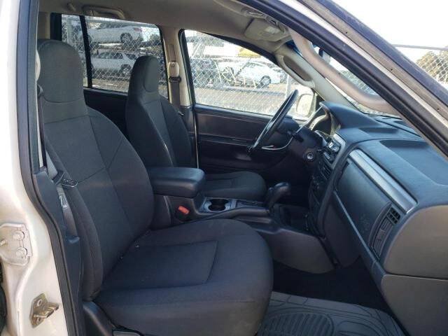 Used 2004 Jeep Grand Cherokee Laredo w/ Convenience Group AWD/4WD image 5