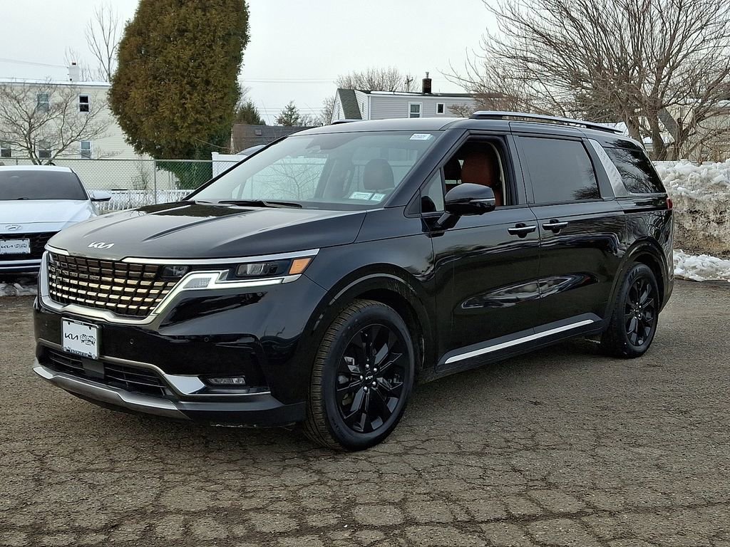 Certified 2023 Kia Carnival SX image 3