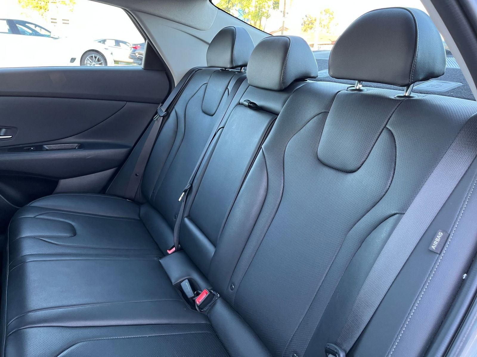 Used 2025 Hyundai Elantra Limited image 25