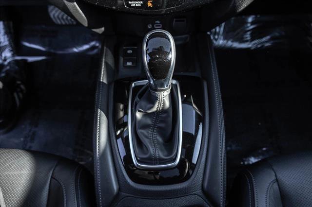 Used 2020 Nissan Rogue SL w/ Premium Package image 18