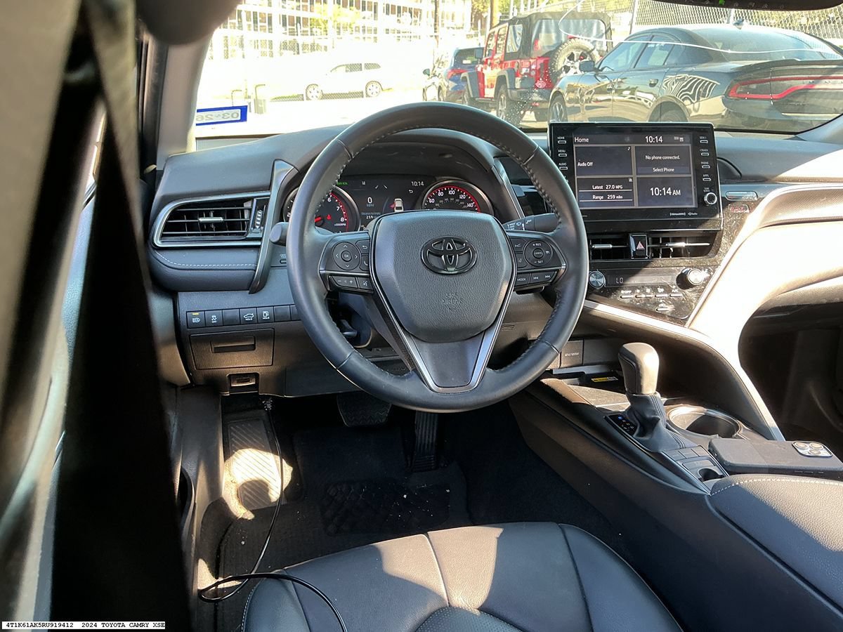 Used 2024 Toyota Camry XSE FWD image 10