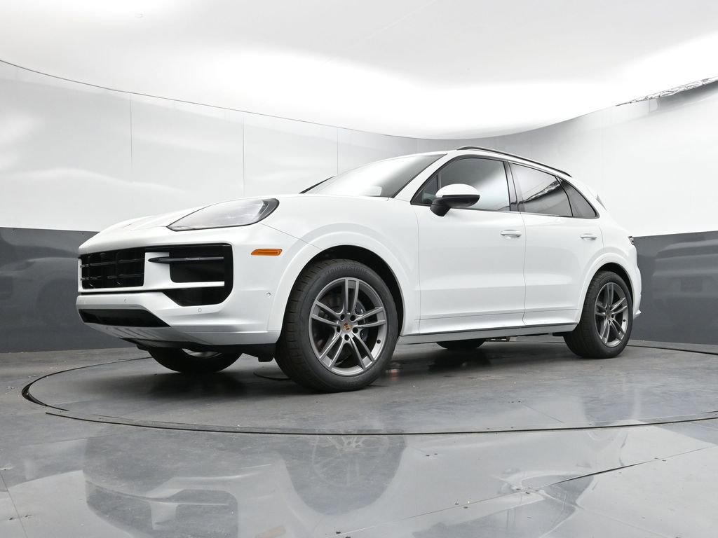 Certified 2025 Porsche Cayenne AWD/4WD image 22