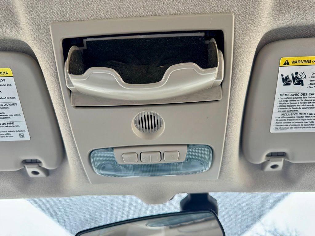 Used 2015 Ford Fiesta SE image 22