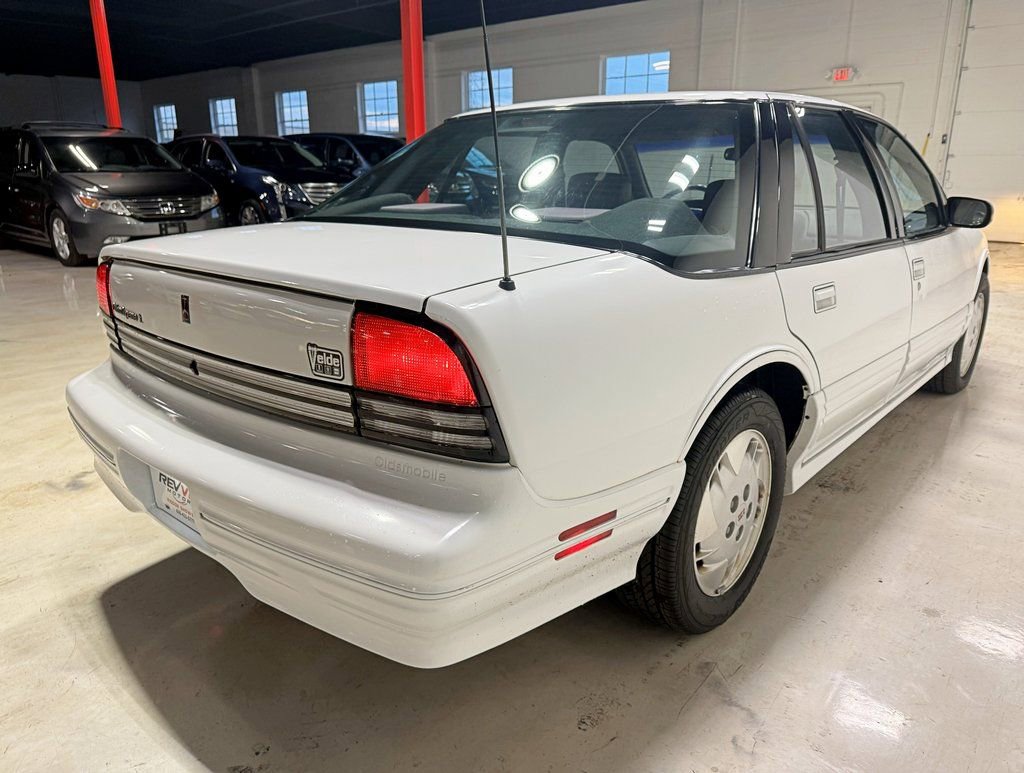 Used 1997 Oldsmobile Cutlass Supreme SL image 7