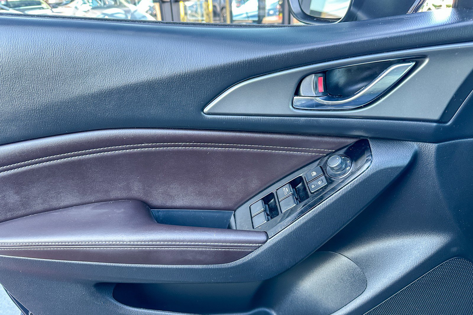 Used 2018 MAZDA MAZDA3 Grand Touring w/ Premium Equipment Package image 10