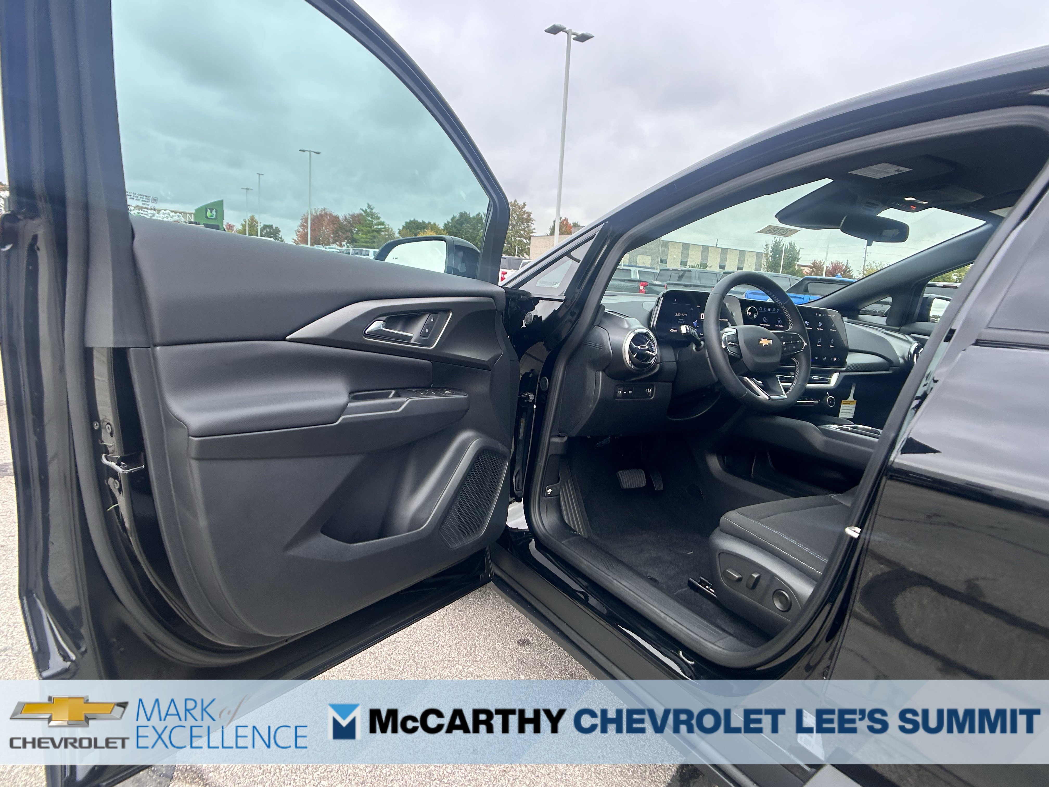 New 2026 Chevrolet Equinox EV LT w/ Comfort Package image 13