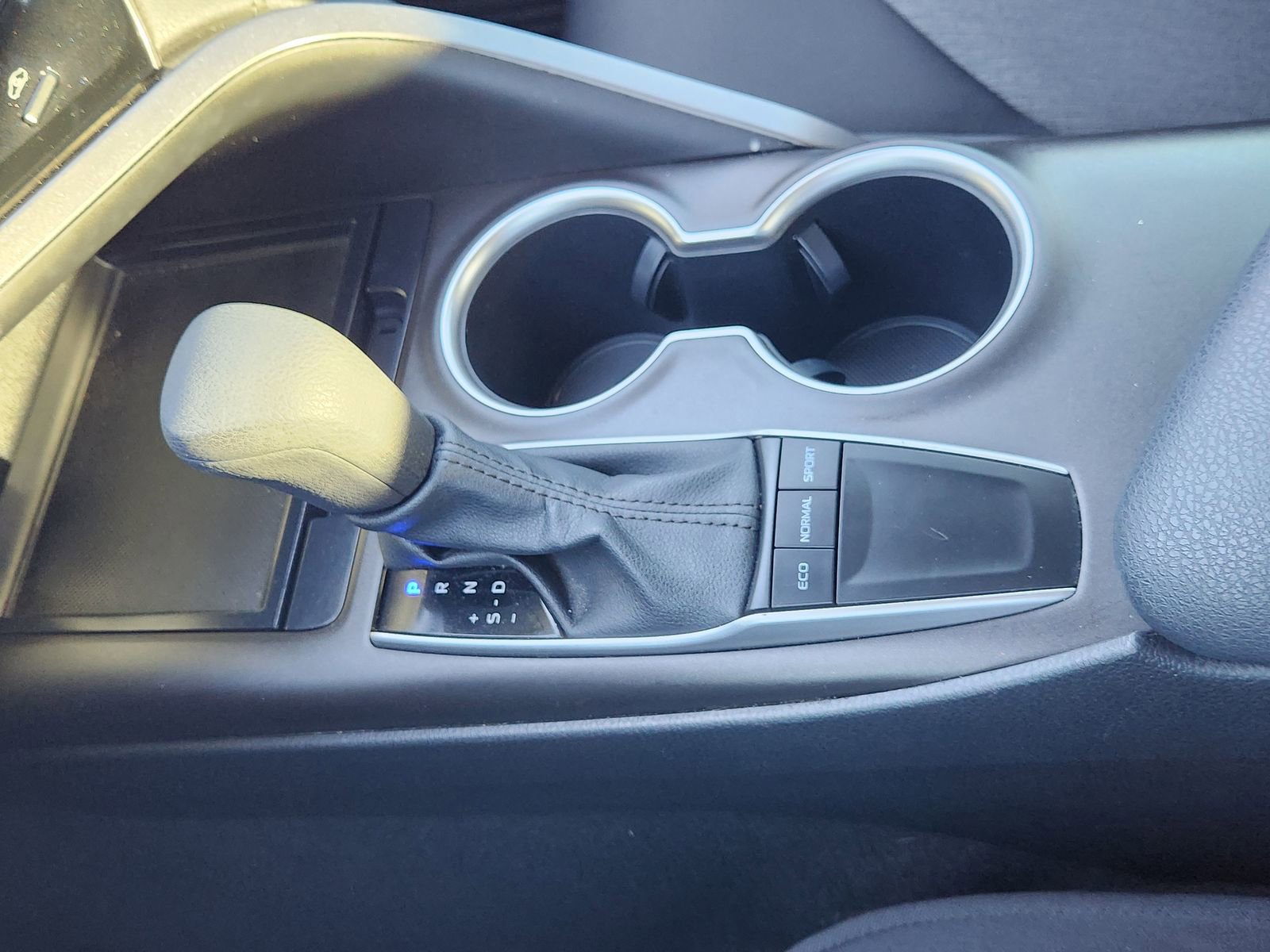 Used 2023 Toyota Camry LE image 24