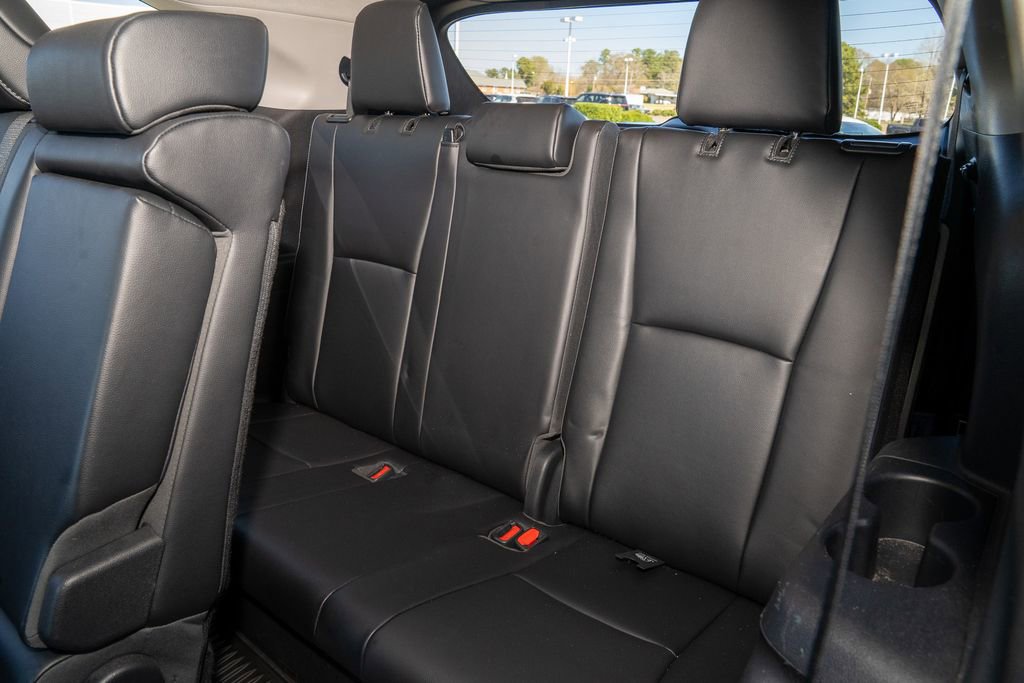 Used 2023 Toyota Highlander Limited image 9