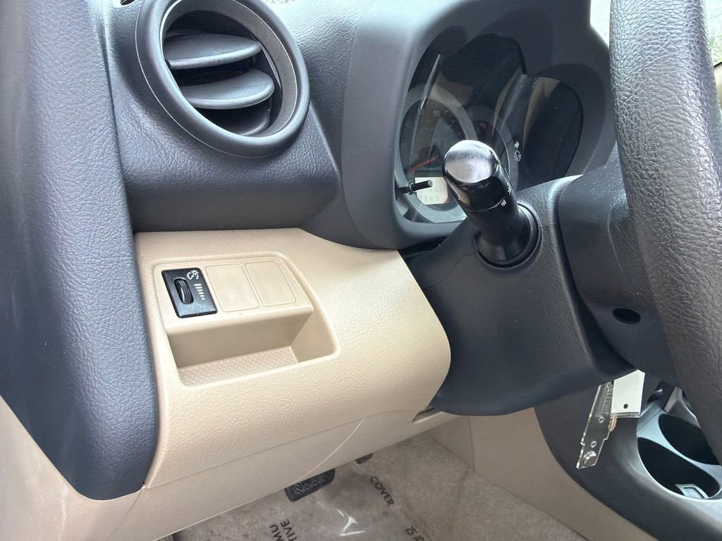 Used 2012 Toyota RAV4 4WD w/ Upgrade Value Pkg image 9