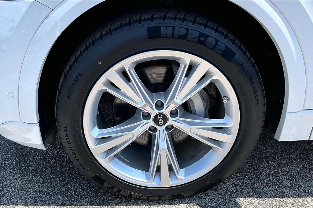Used 2023 Audi Q8 Premium Plus w/ Premium Plus Package AWD/4WD image 11