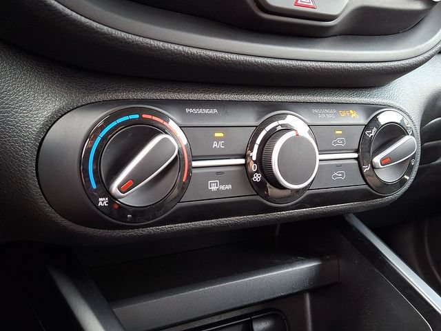 Used 2025 Kia Soul LX w/ LX Technology Package FWD image 15