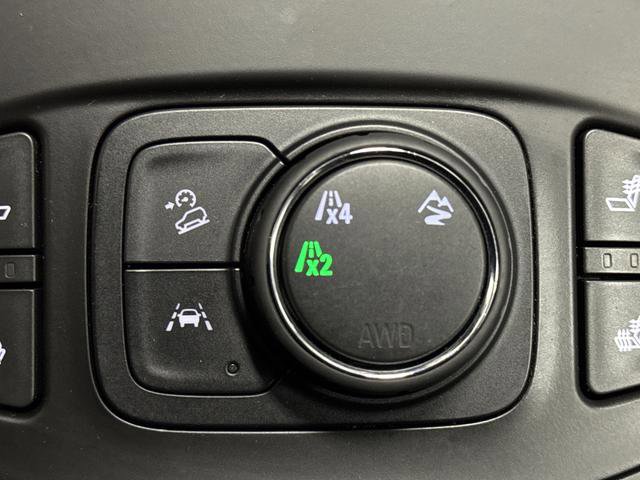 Used 2023 GMC Terrain SLE w/ Driver Convenience Package image 22