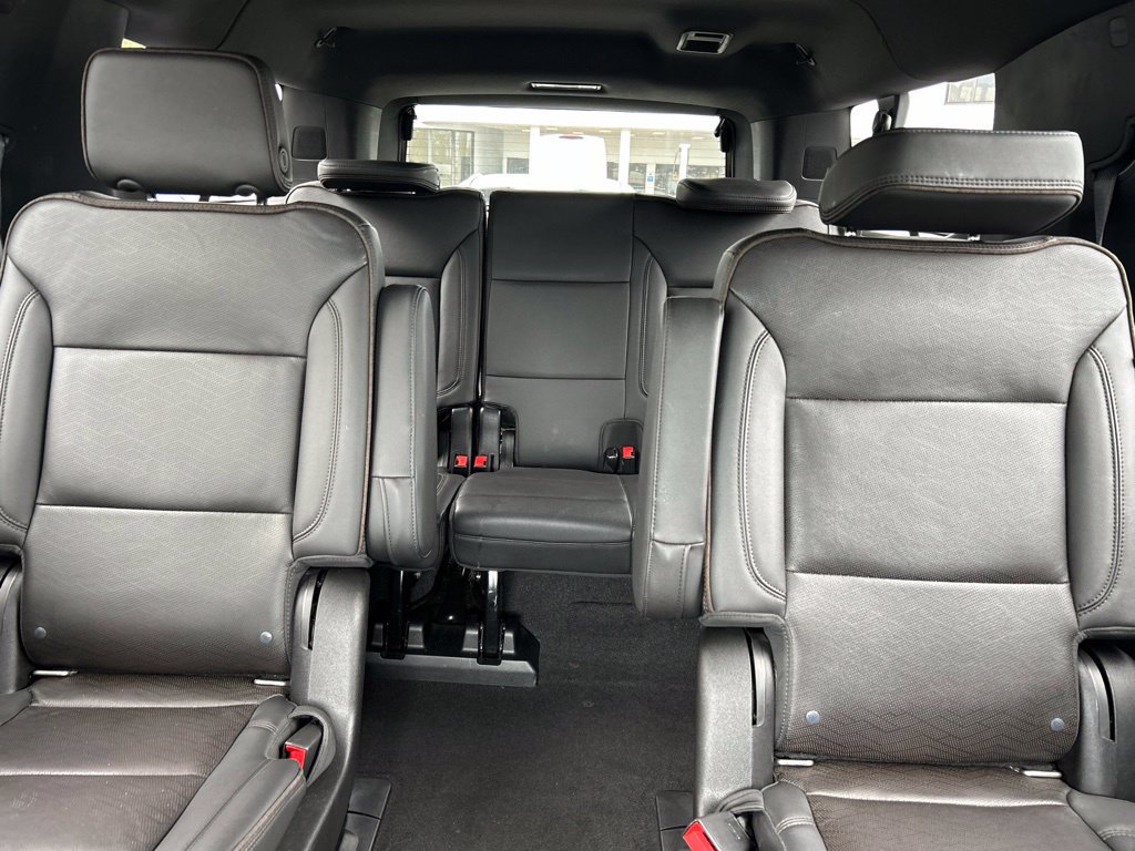 Used 2021 Chevrolet Suburban High Country RWD image 13