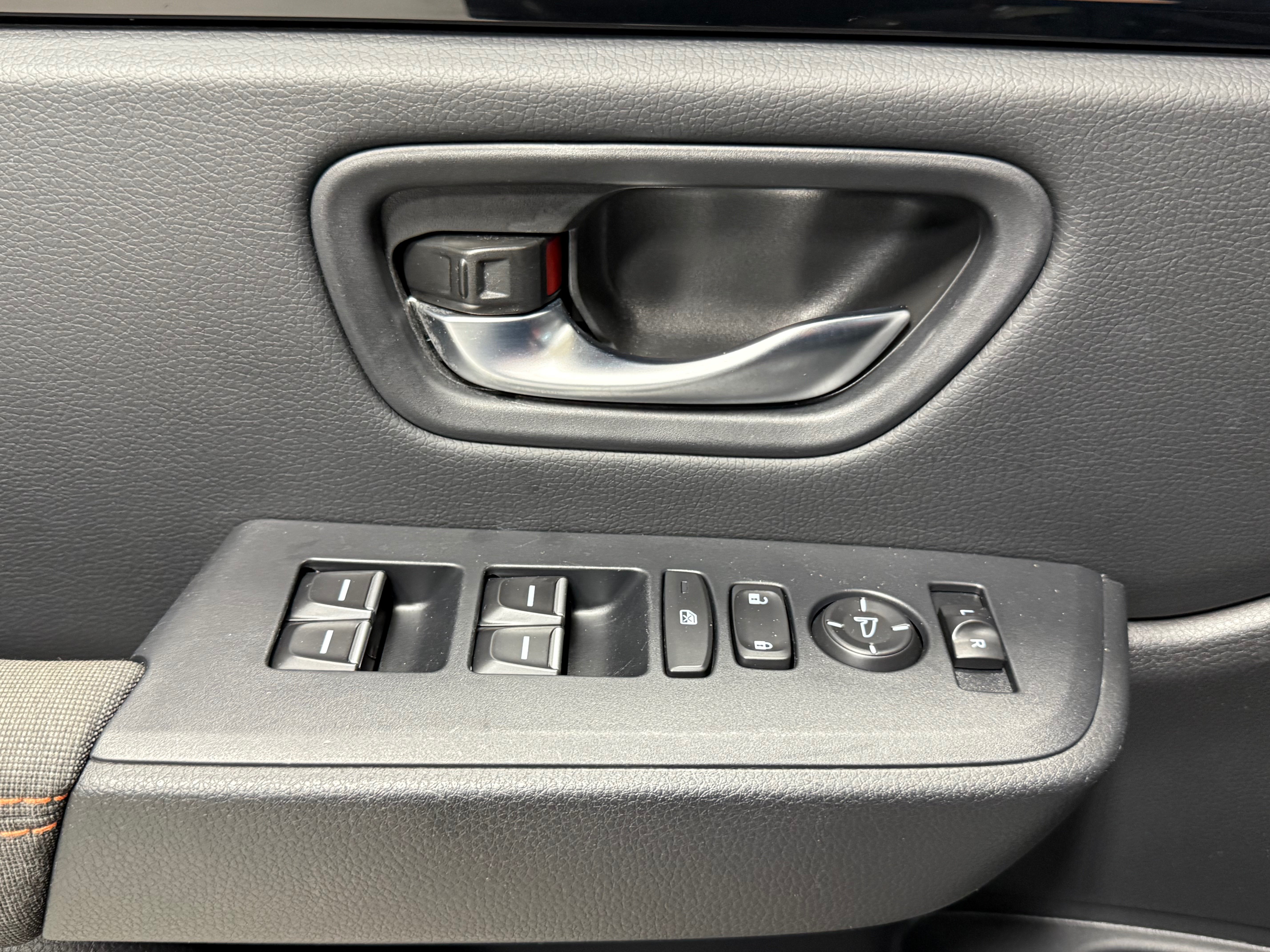 Used 2023 Honda Pilot Sport image 17
