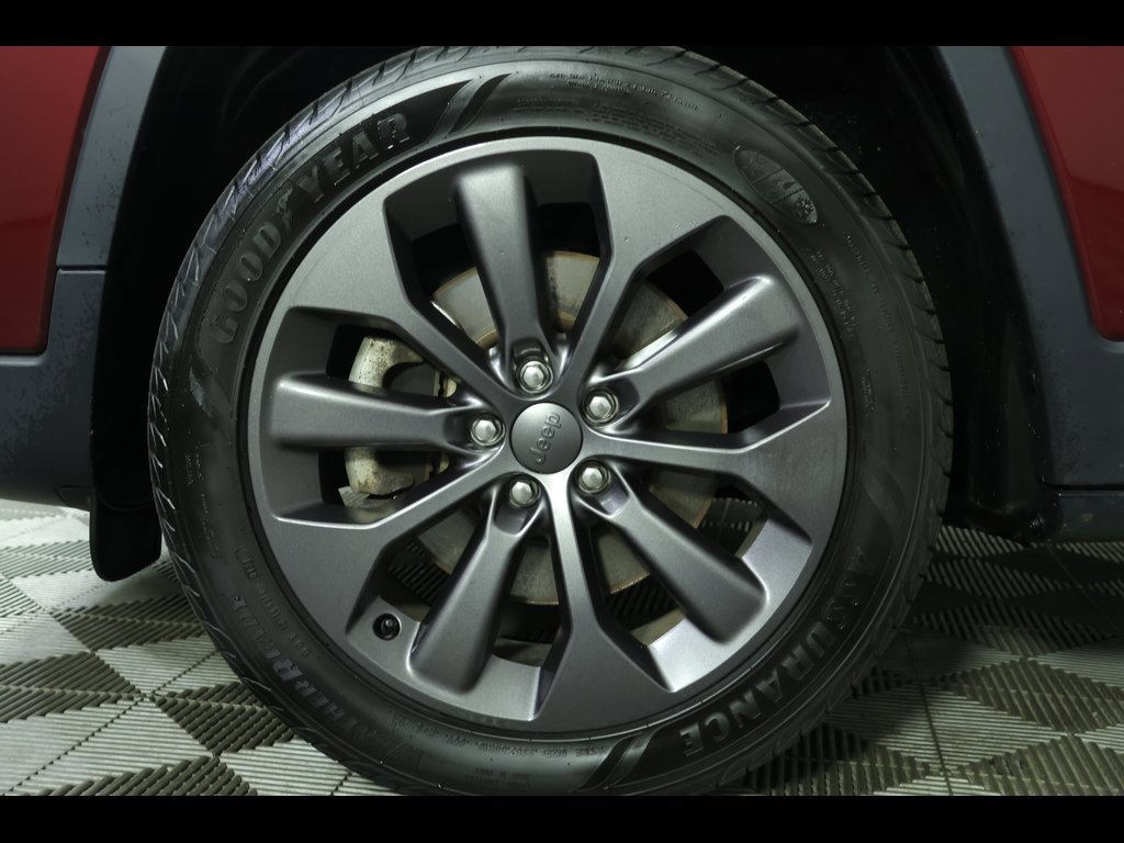 Used 2021 Jeep Cherokee Latitude Lux 80th Anniv w/ Quick Order Package 26U 80TH image 13