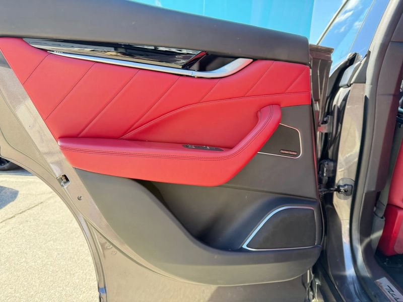 Used 2020 Maserati Levante GranSport image 14