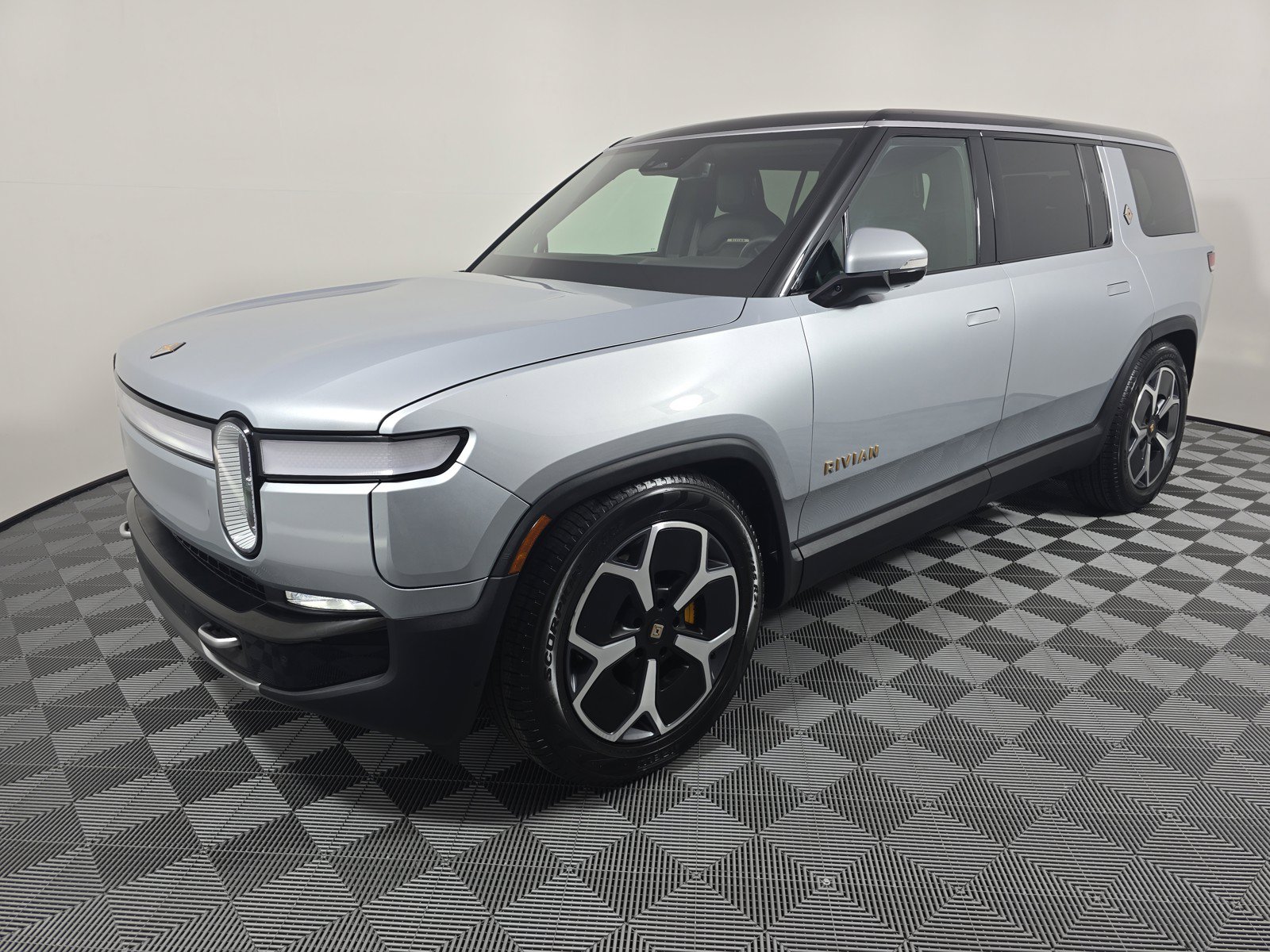 Used 2024 Rivian R1S Adventure