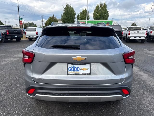 Used 2025 Chevrolet Trax LT w/ LT Convenience Package FWD image 4