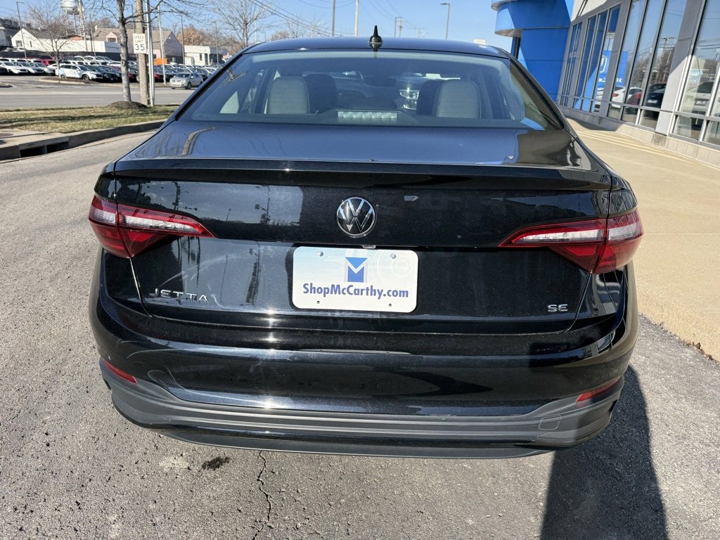 Used 2024 Volkswagen Jetta SE image 12