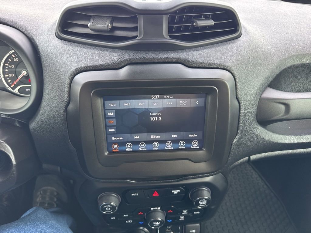 Used 2020 Jeep Renegade Latitude w/ Cold Weather Group image 26