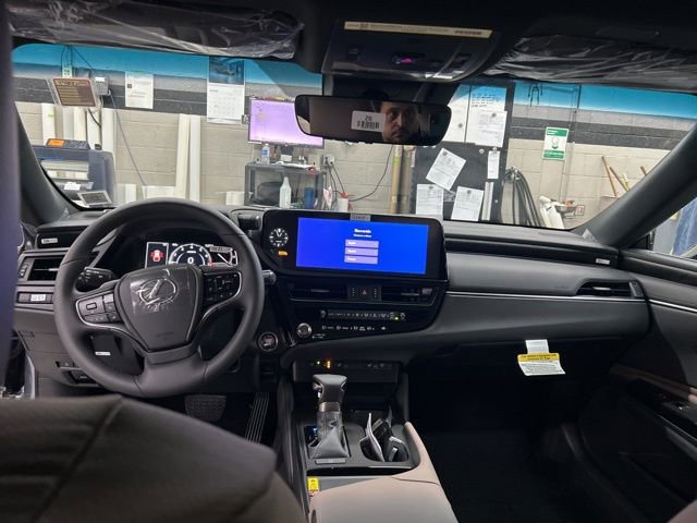 New 2025 Lexus ES 350 350 image 12