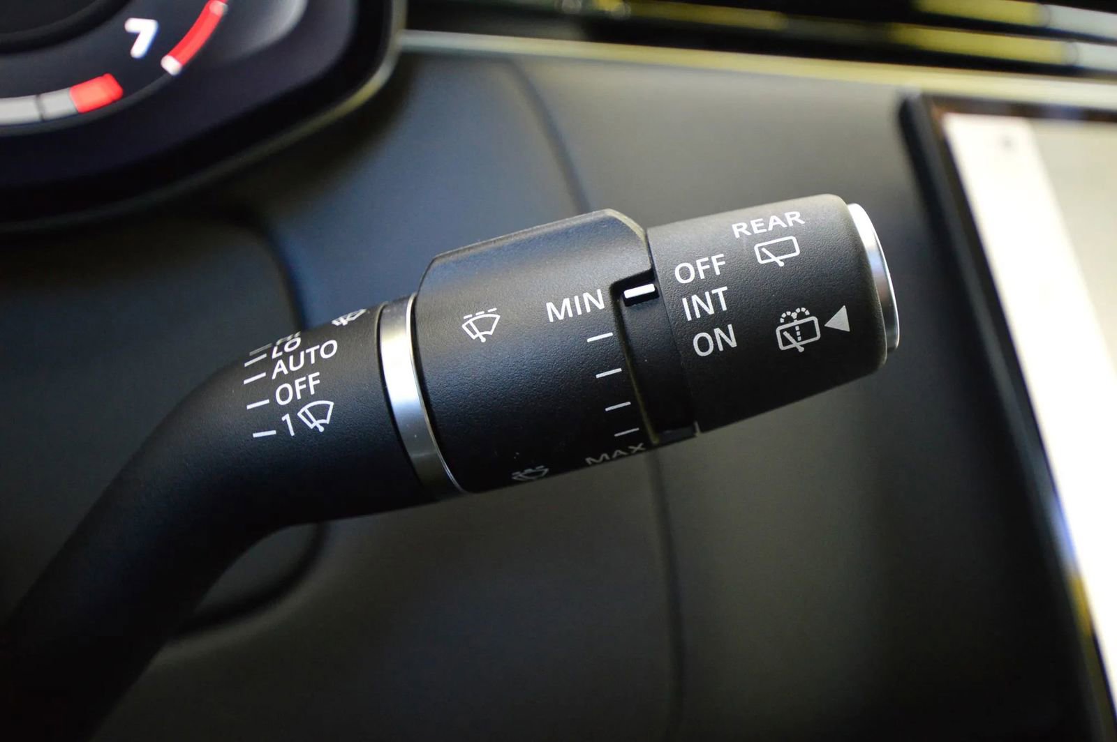 Used 2023 Land Rover Range Rover Autobiography AWD/4WD image 40
