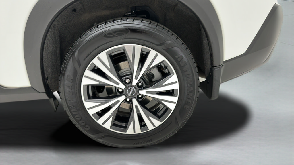 Used 2023 Nissan Rogue SV AWD/4WD image 9