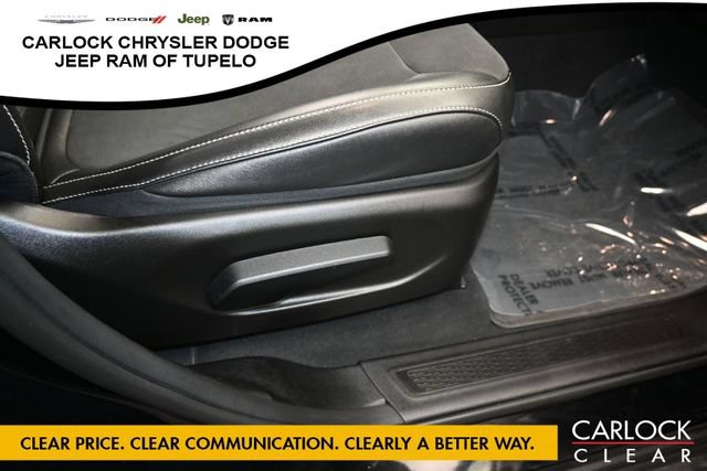 Used 2023 Jeep Grand Cherokee Altitude AWD/4WD image 37