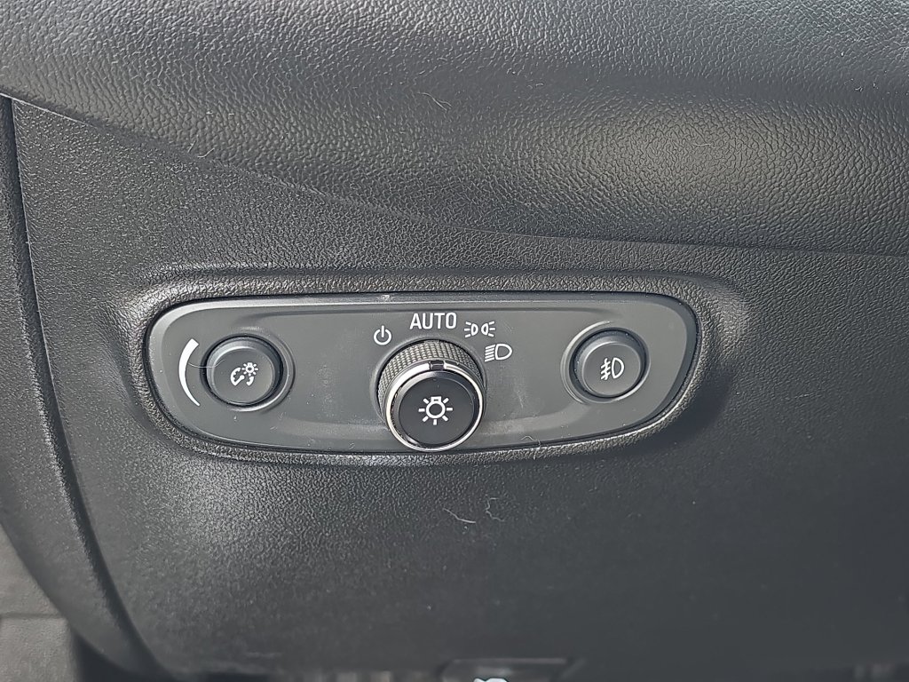 Used 2021 Chevrolet Equinox Premier w/ LPO, Cargo Package FWD image 26