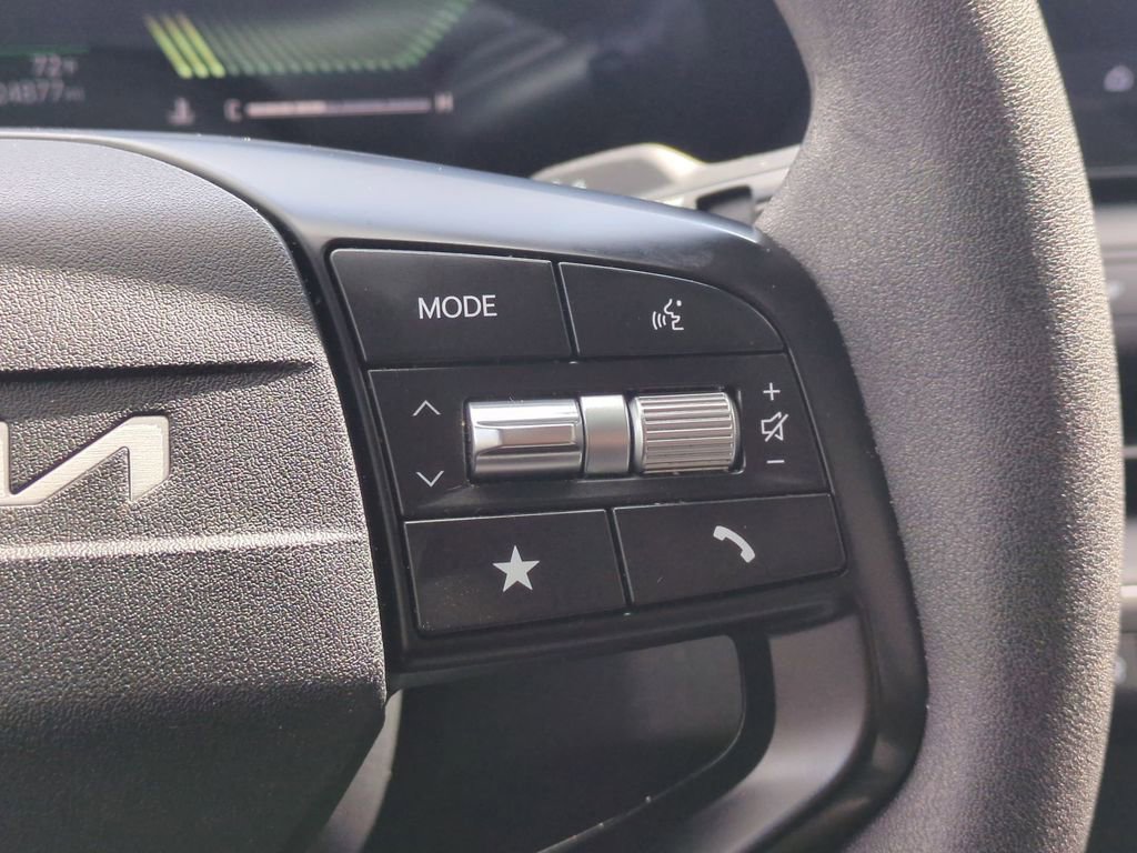 Used 2025 Kia K4 LXS image 21