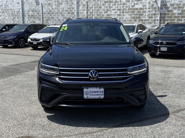 Used 2024 Volkswagen Tiguan S image 4