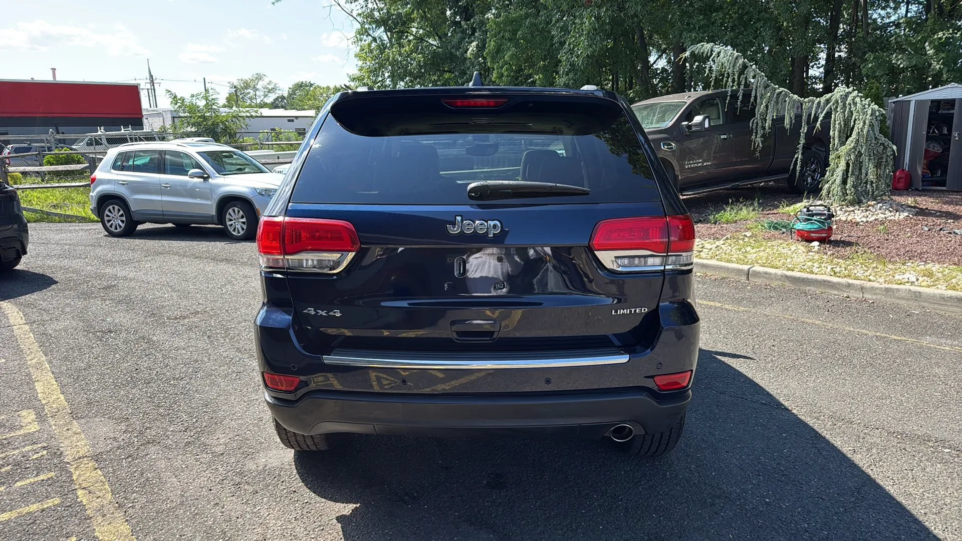 Used 2018 Jeep Grand Cherokee Limited AWD/4WD image 4