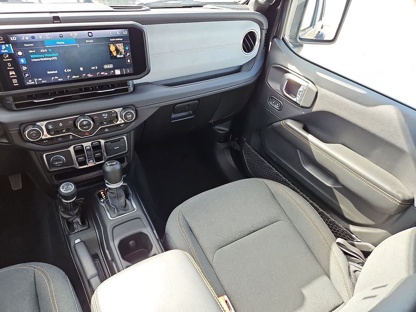 Used 2025 Jeep Wrangler Unlimited Sahara AWD/4WD image 12
